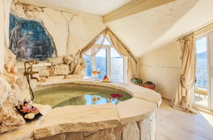 Kaş Lukka Exclusive Hotel deniz manzaralı oda ve jacuzzi